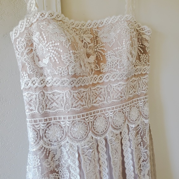 Chic Nostalgia Wedding Dress (Dharma) NWOT - Picture 6 of 6